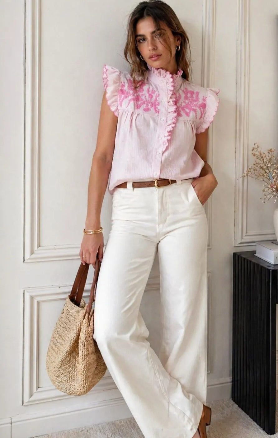 Chemise sans manches à fines rayures et col montant