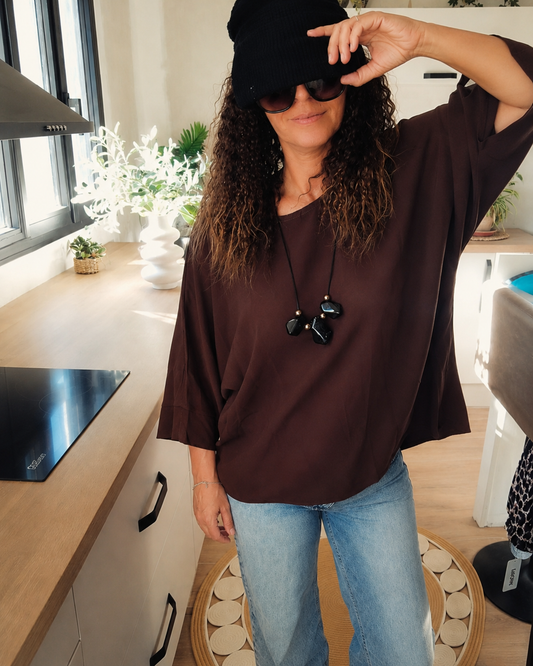 3. Top oversize Maya avec son collier